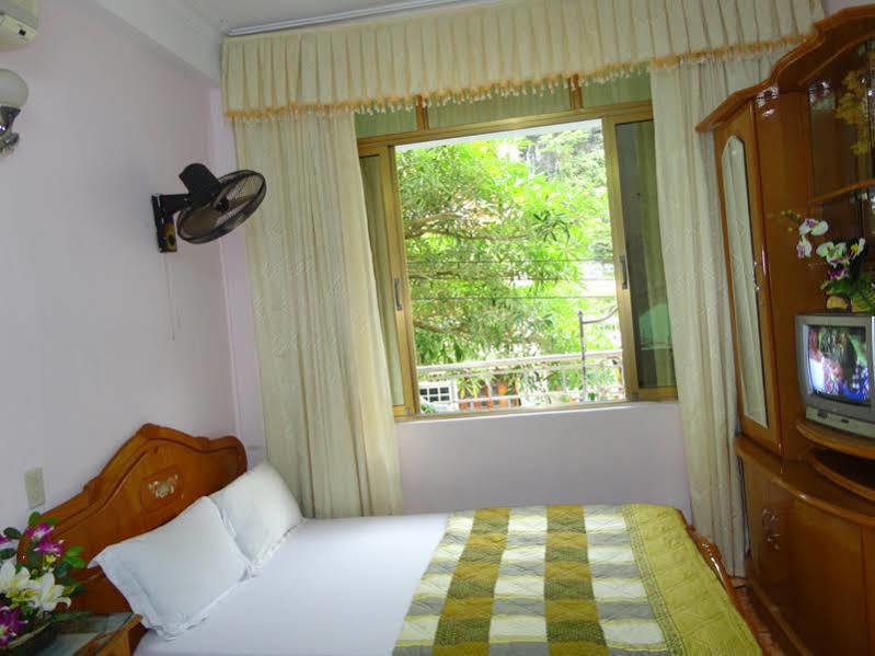 Cat Ba Hostel Cat Ba Island Bagian luar foto